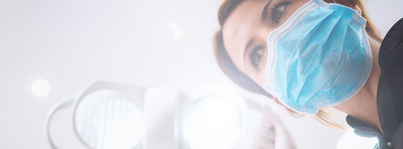 dentist wearing mask